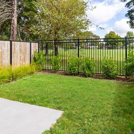 Escape At The Park: 1 Bed 1 Bath W/Carpark Leilighet Christchurch Eksteriør bilde