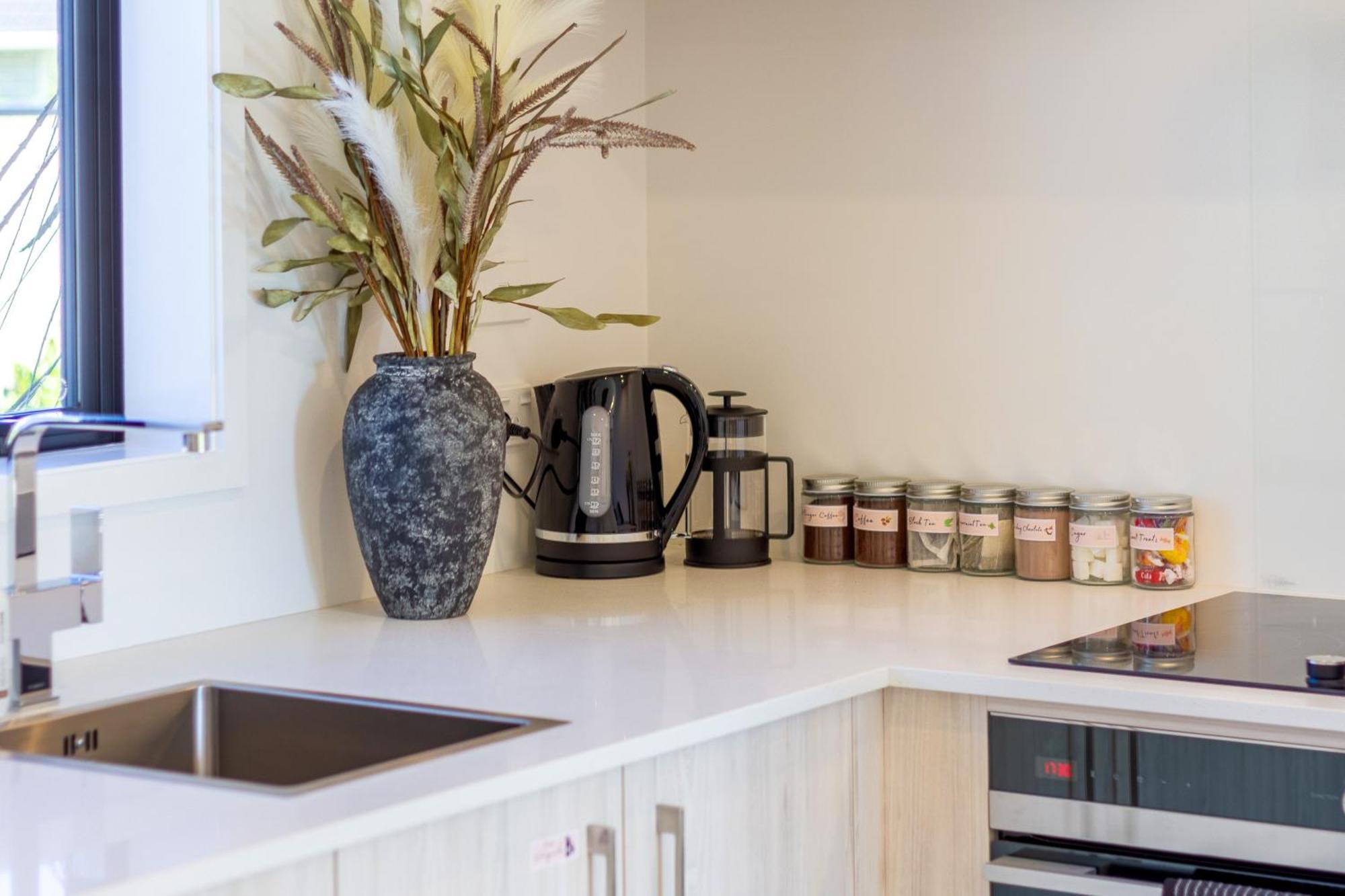 Escape At The Park: 1 Bed 1 Bath W/Carpark Leilighet Christchurch Eksteriør bilde