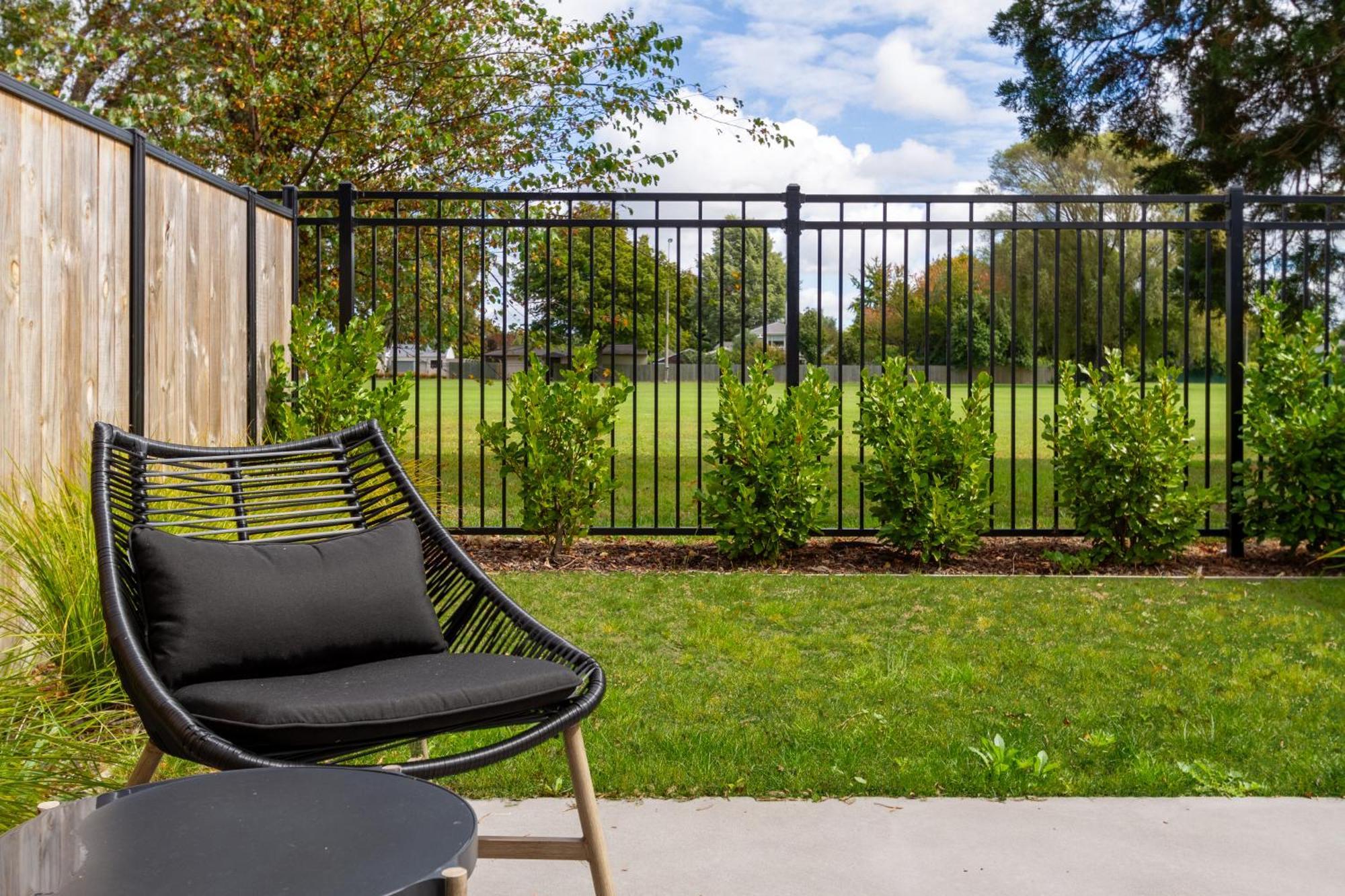 Escape At The Park: 1 Bed 1 Bath W/Carpark Leilighet Christchurch Eksteriør bilde