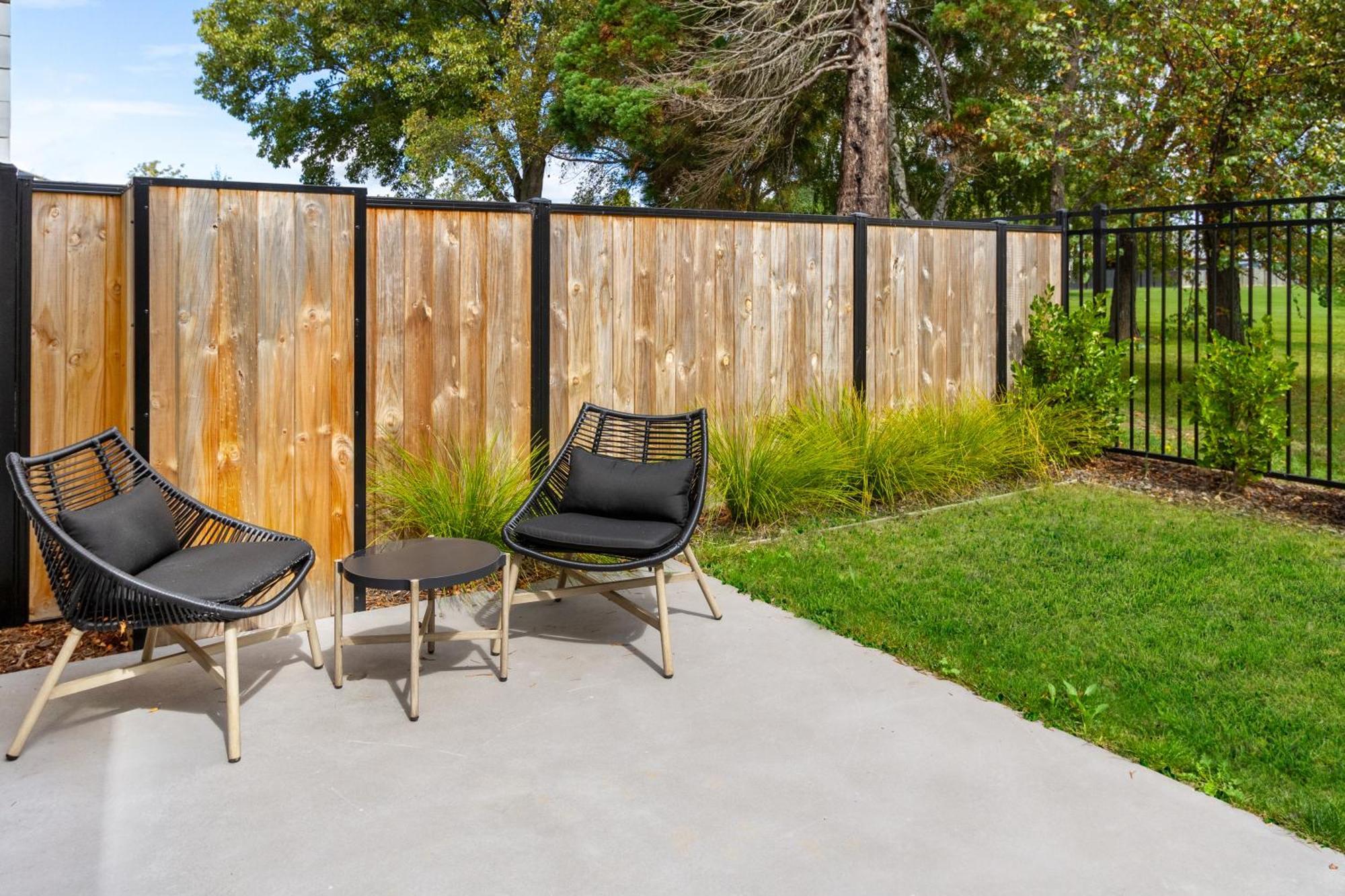 Escape At The Park: 1 Bed 1 Bath W/Carpark Leilighet Christchurch Eksteriør bilde